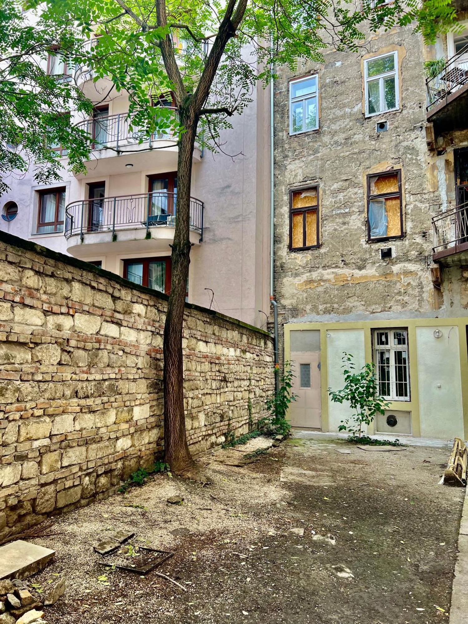 Gozsdu Court Bismarck Budapeste Exterior foto
